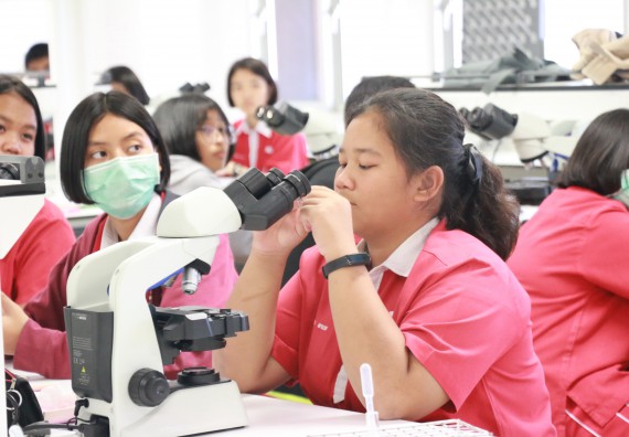 ภาพกิจกรรม คณะวิทยาศาสตร์และเทคโนโลยี จัดโครงการค่ายวิทยาศาสตร์นักเรียนห้องเรียนพิเศษวิทยาศาสตร์ ระดับชั้นมัธยมศึกษาปีที่ 2 โรงเรียนกำแพงเพชรพิทยาคม 