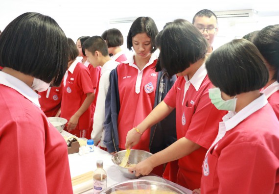 ภาพกิจกรรม คณะวิทยาศาสตร์และเทคโนโลยี จัดโครงการค่ายวิทยาศาสตร์นักเรียนห้องเรียนพิเศษวิทยาศาสตร์ ระดับชั้นมัธยมศึกษาปีที่ 2 โรงเรียนกำแพงเพชรพิทยาคม 