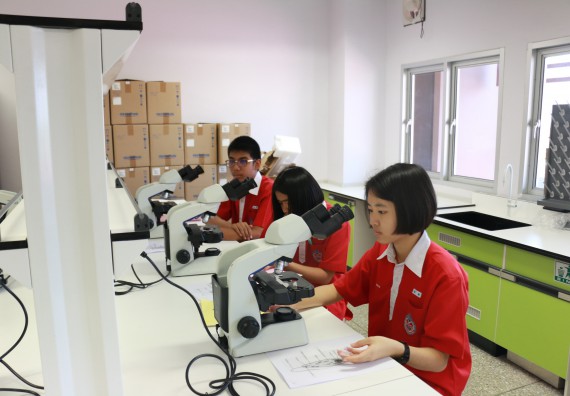 ภาพกิจกรรม คณะวิทยาศาสตร์และเทคโนโลยี จัดโครงการค่ายวิทยาศาสตร์นักเรียนห้องเรียนพิเศษวิทยาศาสตร์ ระดับชั้นมัธยมศึกษาปีที่ 2 โรงเรียนกำแพงเพชรพิทยาคม 