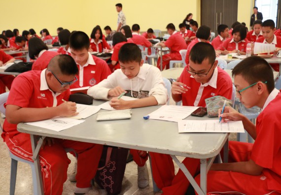 ภาพกิจกรรม คณะวิทยาศาสตร์และเทคโนโลยี จัดโครงการค่ายวิทยาศาสตร์นักเรียนห้องเรียนพิเศษวิทยาศาสตร์ ระดับชั้นมัธยมศึกษาปีที่ 2 โรงเรียนกำแพงเพชรพิทยาคม 