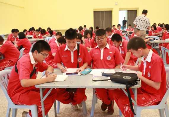 ภาพกิจกรรม คณะวิทยาศาสตร์และเทคโนโลยี จัดโครงการค่ายวิทยาศาสตร์นักเรียนห้องเรียนพิเศษวิทยาศาสตร์ ระดับชั้นมัธยมศึกษาปีที่ 2 โรงเรียนกำแพงเพชรพิทยาคม 