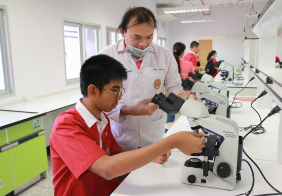 ภาพกิจกรรม คณะวิทยาศาสตร์และเทคโนโลยี จัดโครงการค่ายวิทยาศาสตร์นักเรียนห้องเรียนพิเศษวิทยาศาสตร์ ระดับชั้นมัธยมศึกษาปีที่ 2 โรงเรียนกำแพงเพชรพิทยาคม 