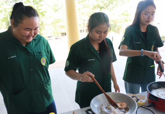 ภาพกิจกรรม คณะวิทยาศาสตร์และเทคโนโลยี จัดโครงการค่ายวิทยาศาสตร์นักเรียนห้องเรียนพิเศษวิทยาศาสตร์ ระดับชั้นมัธยมศึกษาปีที่ 2 โรงเรียนกำแพงเพชรพิทยาคม 
