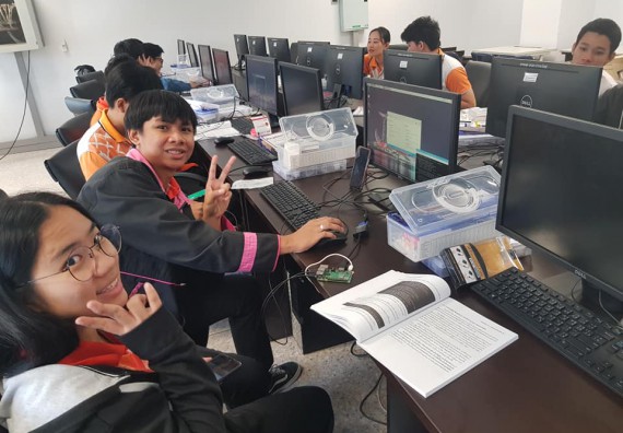 ภาพกิจกรรม โปรแกรมวิชาวิทยาการคอมพิวเตอร์ จัดโครงการส่งเสริมและพัฒนานักศึกษาหลักสูตรวิทยาการคอมพิวเตอร์ในศตวรรษที่ 21