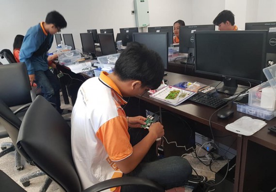 ภาพกิจกรรม โปรแกรมวิชาวิทยาการคอมพิวเตอร์ จัดโครงการส่งเสริมและพัฒนานักศึกษาหลักสูตรวิทยาการคอมพิวเตอร์ในศตวรรษที่ 21