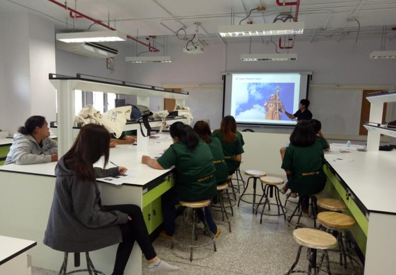 ภาพกิจกรรม โปรแกรมวิชาชีววิทยา จัดโครงการส่งเสริมการจัดการเรียนการสอนในศตวรรษที่ 21 ทฤษฎีการถ่ายภาพ และเทคนิคการถ่ายภาพทางวิทยาศาสตร์