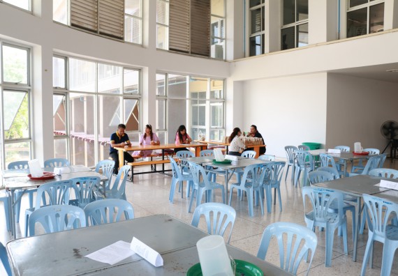 ภาพกิจกรรม คณะวิทยาศาสตร์และเทคโนโลยี ร่วมกับสำนักบริการวิชาการและจัดหารายได้ จัดอบรมเชิงปฏิบัติการ KPRU DIY แอลกอฮอล์เจลสู้ไวรัส COVID-19