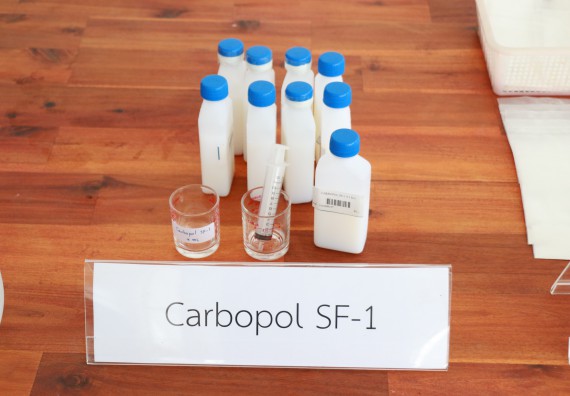 ภาพกิจกรรม คณะวิทยาศาสตร์และเทคโนโลยี ร่วมกับสำนักบริการวิชาการและจัดหารายได้ จัดอบรมเชิงปฏิบัติการ KPRU DIY แอลกอฮอล์เจลสู้ไวรัส COVID-19