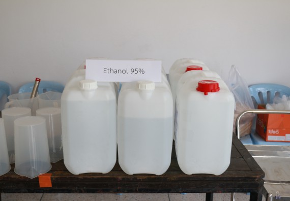 ภาพกิจกรรม คณะวิทยาศาสตร์และเทคโนโลยี ร่วมกับสำนักบริการวิชาการและจัดหารายได้ จัดอบรมเชิงปฏิบัติการ KPRU DIY แอลกอฮอล์เจลสู้ไวรัส COVID-19