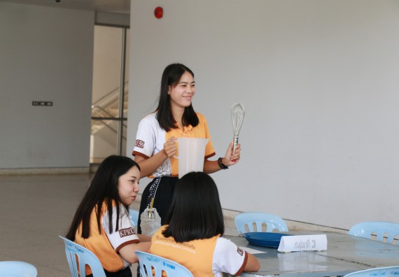 ภาพกิจกรรม คณะวิทยาศาสตร์และเทคโนโลยี ร่วมกับสำนักบริการวิชาการและจัดหารายได้ จัดอบรมเชิงปฏิบัติการ KPRU DIY แอลกอฮอล์เจลสู้ไวรัส COVID-19