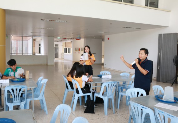 ภาพกิจกรรม คณะวิทยาศาสตร์และเทคโนโลยี ร่วมกับสำนักบริการวิชาการและจัดหารายได้ จัดอบรมเชิงปฏิบัติการ KPRU DIY แอลกอฮอล์เจลสู้ไวรัส COVID-19