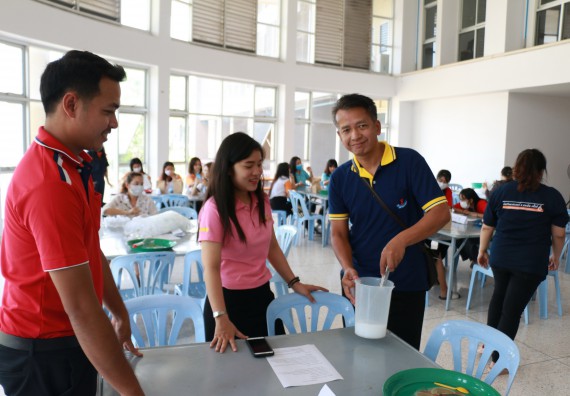 ภาพกิจกรรม คณะวิทยาศาสตร์และเทคโนโลยี ร่วมกับสำนักบริการวิชาการและจัดหารายได้ จัดอบรมเชิงปฏิบัติการ KPRU DIY แอลกอฮอล์เจลสู้ไวรัส COVID-19