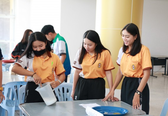ภาพกิจกรรม คณะวิทยาศาสตร์และเทคโนโลยี ร่วมกับสำนักบริการวิชาการและจัดหารายได้ จัดอบรมเชิงปฏิบัติการ KPRU DIY แอลกอฮอล์เจลสู้ไวรัส COVID-19