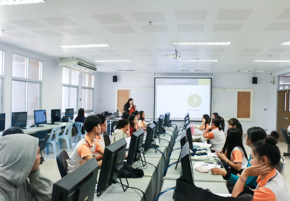 ภาพกิจกรรม โปรแกรมวิชาสาธารณสุขศาสตร์ จัดอบรมการผลิตนวัตกรรมทางสุขภาพด้วยคอมพิวเตอร์