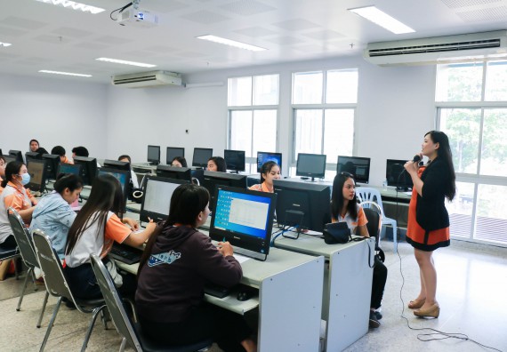 ภาพกิจกรรม โปรแกรมวิชาสาธารณสุขศาสตร์ จัดอบรมการผลิตนวัตกรรมทางสุขภาพด้วยคอมพิวเตอร์