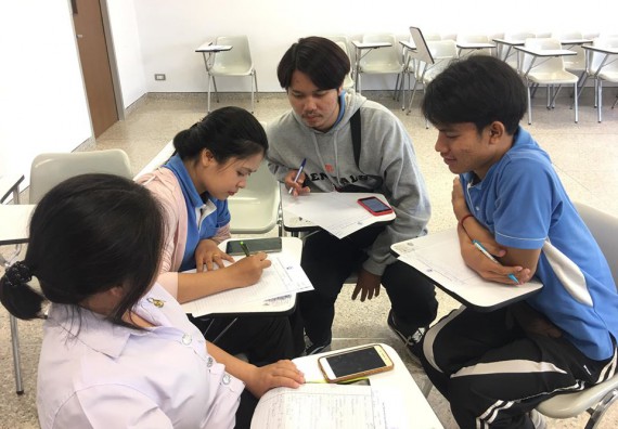 ภาพกิจกรรม โปรแกรมวิชาสาธารณสุขศาสตร์ จัดกิจกรรมการดูแลผู้ป่วยที่บ้าน การดูแลผู้ป่วยโรคเรื้อรัง ภายใต้โครงการส่งเสริมและสนับสนุนการจัดการเรียนการสอนเชิงบูรณาการกับการทำงาน (WIL)