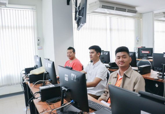 ภาพกิจกรรม คณะวิทยาศาสตร์และเทคโนโลยี จัดทดสอบฝีมือแรงงานตามมาตรฐานกรมพัฒนาฝีมือแรงงาน