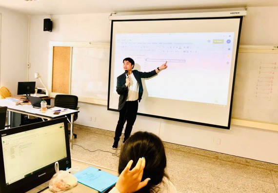 ภาพกิจกรรม โปรแกรมวิชาเคมี จัดโครงการส่งเสริมและพัฒนานักศึกษาหลักสูตรครุศาสตรบัณฑิตเคมีในศตวรรษที่ 21 (ค.บ.เคมี)