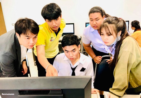 ภาพกิจกรรม โปรแกรมวิชาเคมี จัดโครงการส่งเสริมและพัฒนานักศึกษาหลักสูตรครุศาสตรบัณฑิตเคมีในศตวรรษที่ 21 (ค.บ.เคมี)