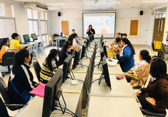 ภาพกิจกรรม โปรแกรมวิชาเคมี จัดโครงการส่งเสริมและพัฒนานักศึกษาหลักสูตรครุศาสตรบัณฑิตเคมีในศตวรรษที่ 21 (ค.บ.เคมี)