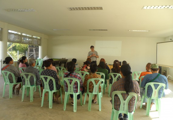 ภาพกิจกรรม  โปรแกรมวิชาเกษตรศาสตร์ จัดอบรม เรื่อง หลุมพอเพียงกับการปลูกพืช