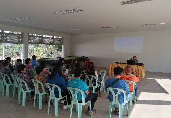 ภาพกิจกรรม  โปรแกรมวิชาเกษตรศาสตร์ จัดอบรม เรื่อง หลุมพอเพียงกับการปลูกพืช