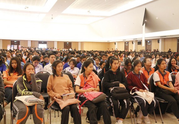 ภาพกิจกรรม คณะวิทยาศาสตร์และเทคโนโลยี เข้าร่วม โครงการวันเอดส์โลก