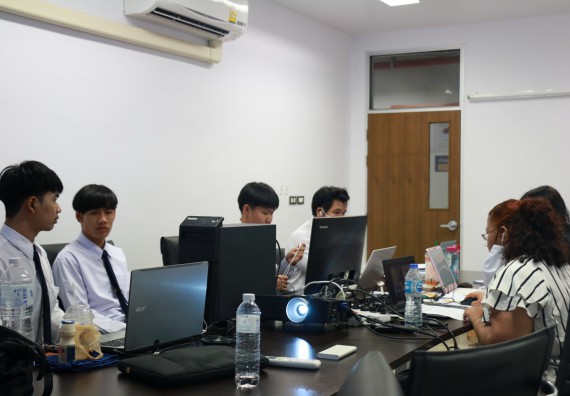 ภาพกิจกรรม หลักสูตรเทคโนโลยีสารสนเทศ จัดกิจกรรมตรวจประเมินคุณภาพภายในในรูปแบบการประเมินคุณภาพการศึกษาผ่านสื่ออิเล็กทรอนิกส์ ปีการศึกษา 2562 