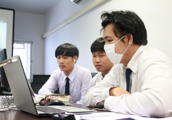 ภาพกิจกรรม หลักสูตรเทคโนโลยีสารสนเทศ จัดกิจกรรมตรวจประเมินคุณภาพภายในในรูปแบบการประเมินคุณภาพการศึกษาผ่านสื่ออิเล็กทรอนิกส์ ปีการศึกษา 2562 