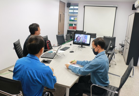 ภาพกิจกรรม โปรแกรมวิชาฟิสิกส์ จัดกิจกรรมตรวจประเมินคุณภาพภายในในรูปแบบการประเมินคุณภาพการศึกษาผ่านสื่ออิเล็กทรอนิกส์ ปีการศึกษา 2562 หลักสูตรฟิสิกส์