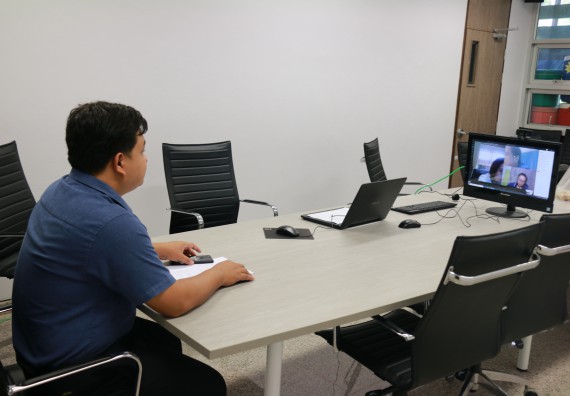 ภาพกิจกรรม โปรแกรมวิชาฟิสิกส์ จัดกิจกรรมตรวจประเมินคุณภาพภายในในรูปแบบการประเมินคุณภาพการศึกษาผ่านสื่ออิเล็กทรอนิกส์ ปีการศึกษา 2562 หลักสูตรฟิสิกส์