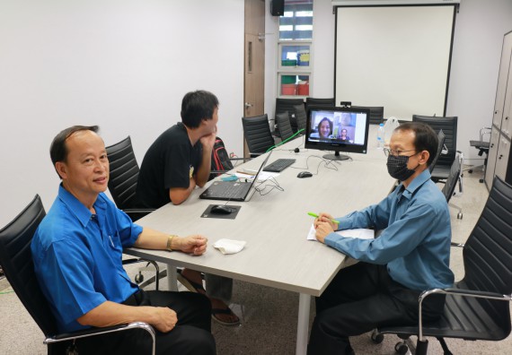 ภาพกิจกรรม โปรแกรมวิชาฟิสิกส์ จัดกิจกรรมตรวจประเมินคุณภาพภายในในรูปแบบการประเมินคุณภาพการศึกษาผ่านสื่ออิเล็กทรอนิกส์ ปีการศึกษา 2562 หลักสูตรฟิสิกส์