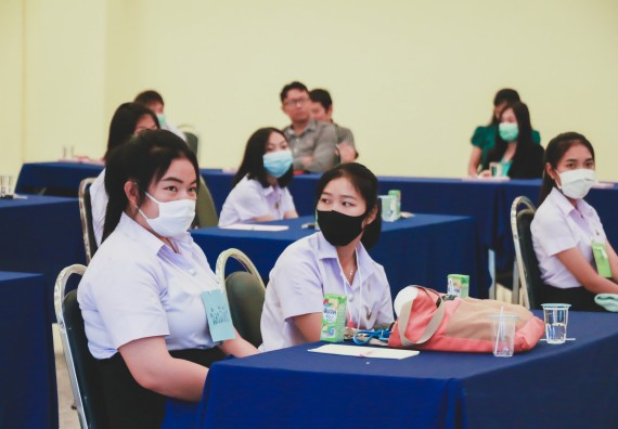 ภาพกิจกรรม โปรแกรมวิชาเคมี จัดอบรมเตรียมความพร้อมทางการเรียนให้นักศึกษาใหม่โปรแกรมวิชาเคมี หลักสูตร วท.บ.