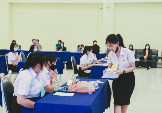 ภาพกิจกรรม โปรแกรมวิชาเคมี จัดอบรมเตรียมความพร้อมทางการเรียนให้นักศึกษาใหม่โปรแกรมวิชาเคมี หลักสูตร วท.บ.