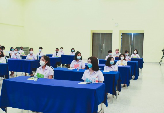 ภาพกิจกรรม โปรแกรมวิชาเคมี จัดอบรมเตรียมความพร้อมทางการเรียนให้นักศึกษาใหม่โปรแกรมวิชาเคมี หลักสูตร ค.บ.