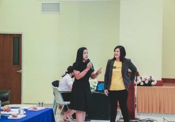 ภาพกิจกรรม โปรแกรมวิชาเคมี จัดอบรมเตรียมความพร้อมทางการเรียนให้นักศึกษาใหม่โปรแกรมวิชาเคมี หลักสูตร ค.บ.