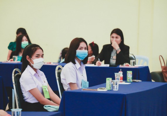 ภาพกิจกรรม โปรแกรมวิชาเคมี จัดอบรมเตรียมความพร้อมทางการเรียนให้นักศึกษาใหม่โปรแกรมวิชาเคมี หลักสูตร ค.บ.