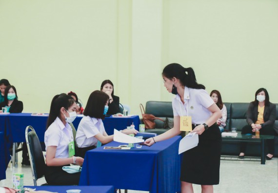 ภาพกิจกรรม โปรแกรมวิชาเคมี จัดอบรมเตรียมความพร้อมทางการเรียนให้นักศึกษาใหม่โปรแกรมวิชาเคมี หลักสูตร ค.บ.