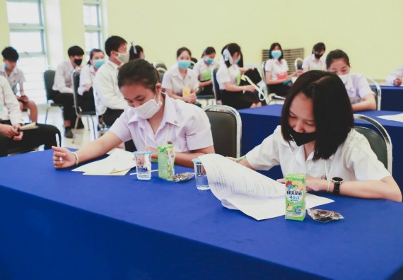 ภาพกิจกรรม โปรแกรมวิชาเคมี จัดอบรมเตรียมความพร้อมทางการเรียนให้นักศึกษาใหม่โปรแกรมวิชาเคมี หลักสูตร ค.บ.