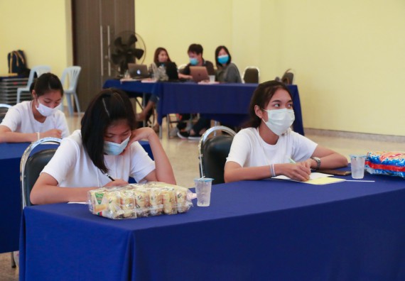 ภาพกิจกรรม  โปรแกรมวิชาเคมี จัดอบรมเตรียมความพร้อมทางการเรียนให้นักศึกษาใหม่โปรแกรมวิชาเคมี หลักสูตร วท.บ.