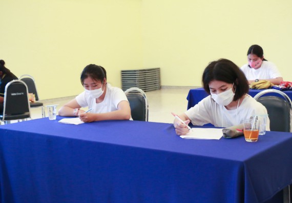 ภาพกิจกรรม โปรแกรมวิชาเคมี จัดอบรมเตรียมความพร้อมทางการเรียนให้นักศึกษาใหม่โปรแกรมวิชาเคมี หลักสูตร ค.บ.