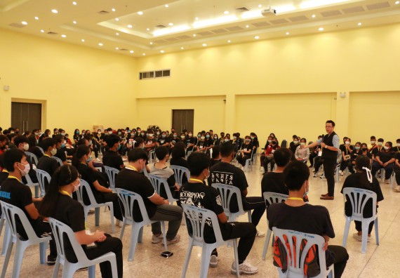 ภาพกิจกรรม สโมสรนักศึกษาคณะวิทยาศาสตร์และเทคโนโลยี จัดอบรมเชิงปฏิบัติการเรื่อง สั่งจิต ชีวิตเปลี่ยน (NLP) กิจกรรมพัฒนาความรู้ให้กับนักศึกษาและศิษย์เก่า