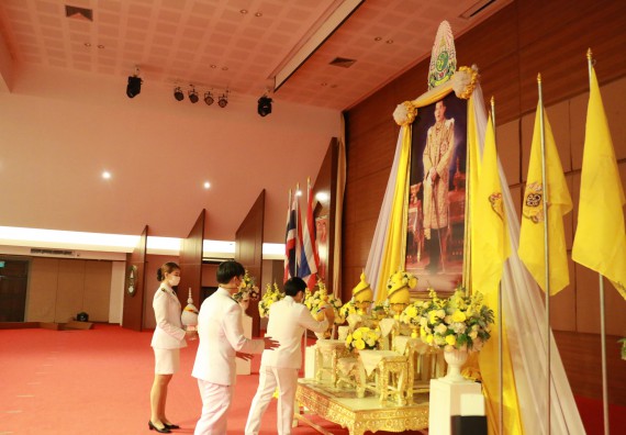 ภาพกิจกรรม พิธีถวายพระพรชัยมงคลและพิธีถวายสัตย์ปฏิญาณ เพื่อเป็นข้าราชการที่ดีและพลังของแผ่นดิน ประจำปี 2563 เนื่องในโอกาสวันเฉลิมพระชนมพรรษา พระบาทสมเด็จพระปรเมนทรรามาธิบดีศรีสินทรมหาวชิราลงกรณ พระวชิรเกล้าเจ้าอยู่หัว