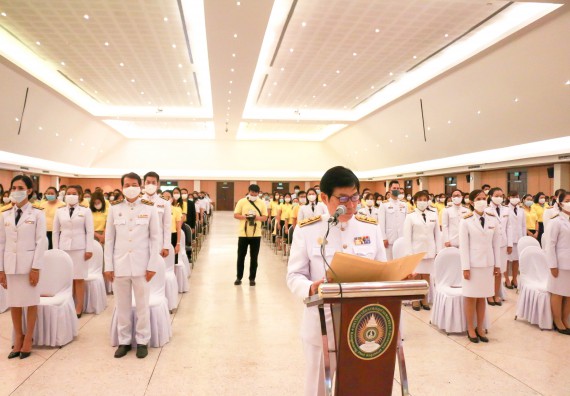 ภาพกิจกรรม พิธีถวายพระพรชัยมงคลและพิธีถวายสัตย์ปฏิญาณ เพื่อเป็นข้าราชการที่ดีและพลังของแผ่นดิน ประจำปี 2563 เนื่องในโอกาสวันเฉลิมพระชนมพรรษา พระบาทสมเด็จพระปรเมนทรรามาธิบดีศรีสินทรมหาวชิราลงกรณ พระวชิรเกล้าเจ้าอยู่หัว