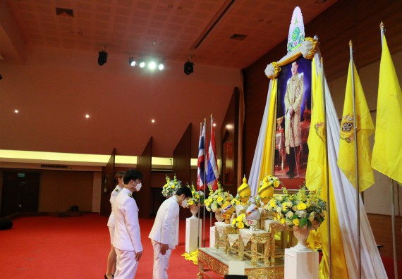 ภาพกิจกรรม พิธีถวายพระพรชัยมงคลและพิธีถวายสัตย์ปฏิญาณ เพื่อเป็นข้าราชการที่ดีและพลังของแผ่นดิน ประจำปี 2563 เนื่องในโอกาสวันเฉลิมพระชนมพรรษา พระบาทสมเด็จพระปรเมนทรรามาธิบดีศรีสินทรมหาวชิราลงกรณ พระวชิรเกล้าเจ้าอยู่หัว