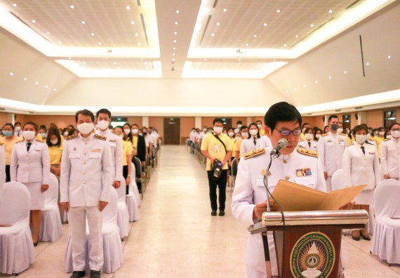 ภาพกิจกรรม พิธีถวายพระพรชัยมงคลและพิธีถวายสัตย์ปฏิญาณ เพื่อเป็นข้าราชการที่ดีและพลังของแผ่นดิน ประจำปี 2563 เนื่องในโอกาสวันเฉลิมพระชนมพรรษา พระบาทสมเด็จพระปรเมนทรรามาธิบดีศรีสินทรมหาวชิราลงกรณ พระวชิรเกล้าเจ้าอยู่หัว