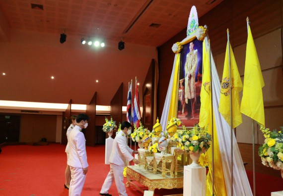 ภาพกิจกรรม พิธีถวายพระพรชัยมงคลและพิธีถวายสัตย์ปฏิญาณ เพื่อเป็นข้าราชการที่ดีและพลังของแผ่นดิน ประจำปี 2563 เนื่องในโอกาสวันเฉลิมพระชนมพรรษา พระบาทสมเด็จพระปรเมนทรรามาธิบดีศรีสินทรมหาวชิราลงกรณ พระวชิรเกล้าเจ้าอยู่หัว