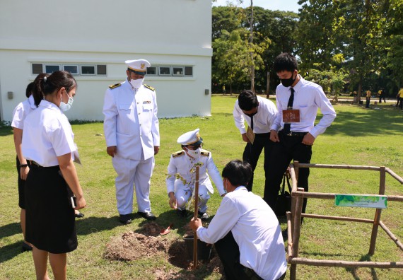 ภาพกิจกรรม พิธีถวายพระพรชัยมงคลและพิธีถวายสัตย์ปฏิญาณ เพื่อเป็นข้าราชการที่ดีและพลังของแผ่นดิน ประจำปี 2563 เนื่องในโอกาสวันเฉลิมพระชนมพรรษา พระบาทสมเด็จพระปรเมนทรรามาธิบดีศรีสินทรมหาวชิราลงกรณ พระวชิรเกล้าเจ้าอยู่หัว