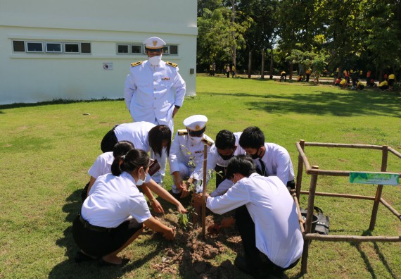 ภาพกิจกรรม พิธีถวายพระพรชัยมงคลและพิธีถวายสัตย์ปฏิญาณ เพื่อเป็นข้าราชการที่ดีและพลังของแผ่นดิน ประจำปี 2563 เนื่องในโอกาสวันเฉลิมพระชนมพรรษา พระบาทสมเด็จพระปรเมนทรรามาธิบดีศรีสินทรมหาวชิราลงกรณ พระวชิรเกล้าเจ้าอยู่หัว