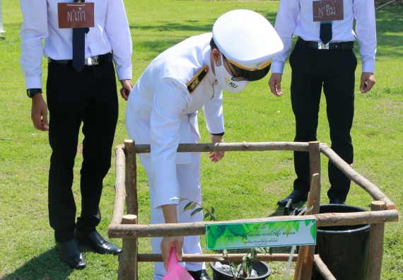 ภาพกิจกรรม พิธีถวายพระพรชัยมงคลและพิธีถวายสัตย์ปฏิญาณ เพื่อเป็นข้าราชการที่ดีและพลังของแผ่นดิน ประจำปี 2563 เนื่องในโอกาสวันเฉลิมพระชนมพรรษา พระบาทสมเด็จพระปรเมนทรรามาธิบดีศรีสินทรมหาวชิราลงกรณ พระวชิรเกล้าเจ้าอยู่หัว